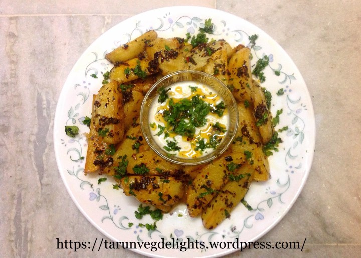 Baked Potato Wedges with Garlic Dip