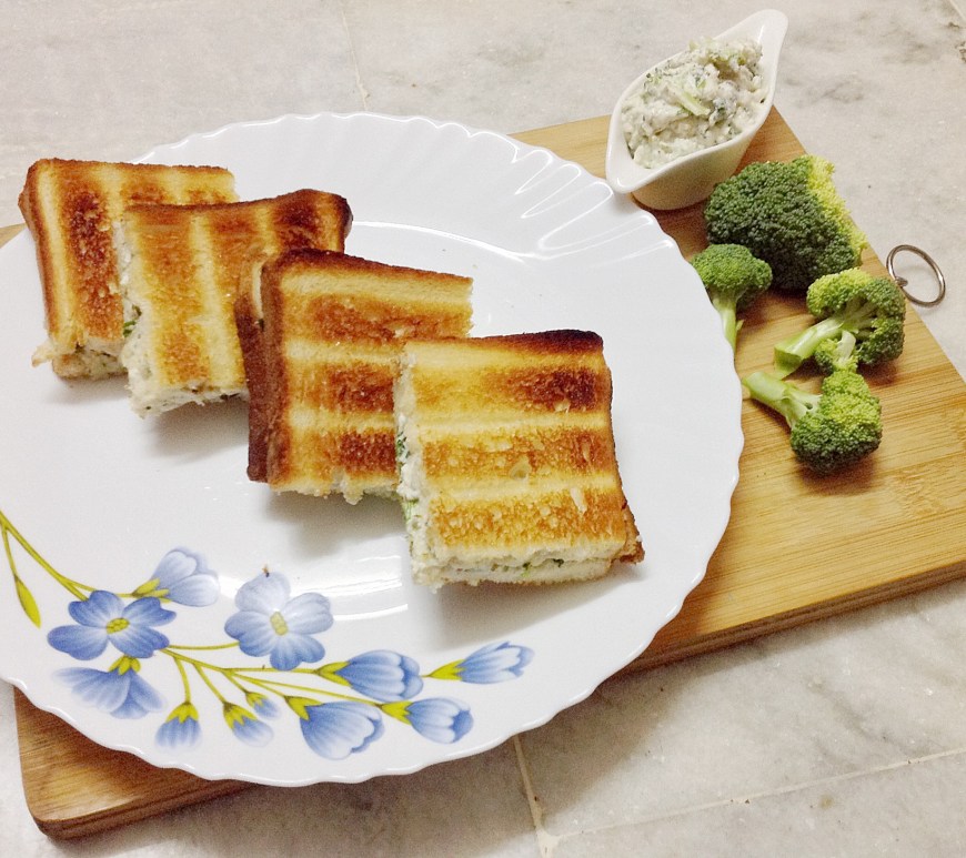 Baked Paneer & Broccoli Sandwiches