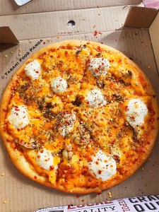 Cheesy 7 pizza