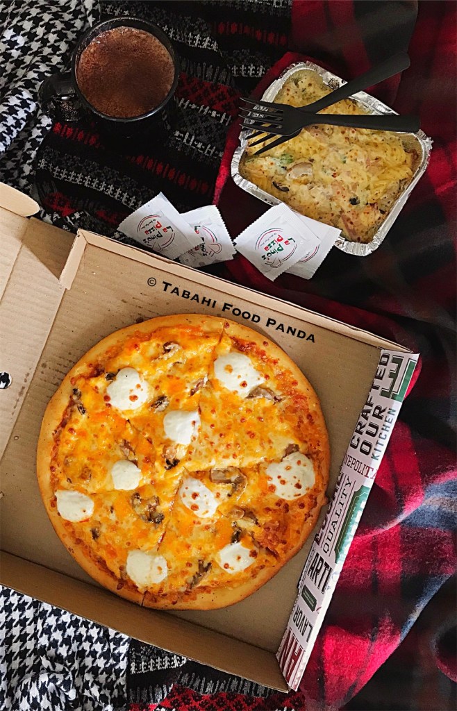 Cheesy 7 Pizza, Baked white sauce pasta