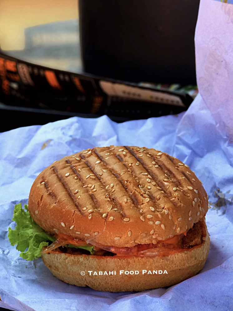 Peri Peri Paneer Burger