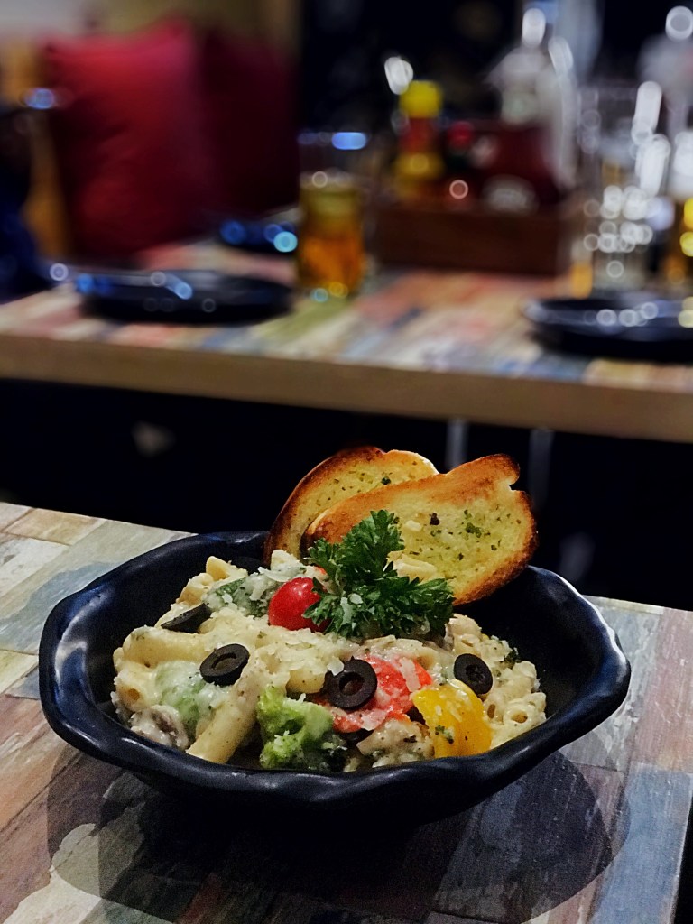 Veg Pasta in Alfredo Sauce