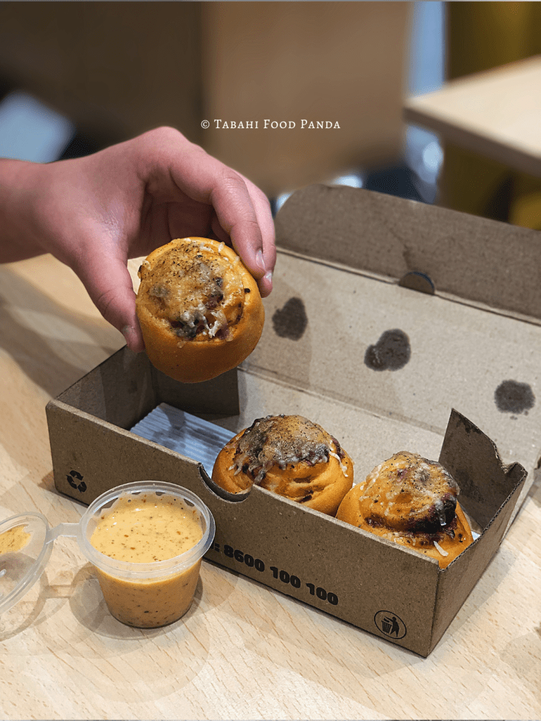 Cheesy Garlic Rolls - Circle of Crust, Chandigarh