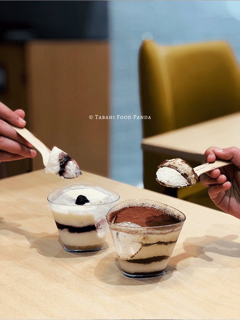 Blueberry Cheesecake & Tiramisu - Circle of Crust, Chandigarh